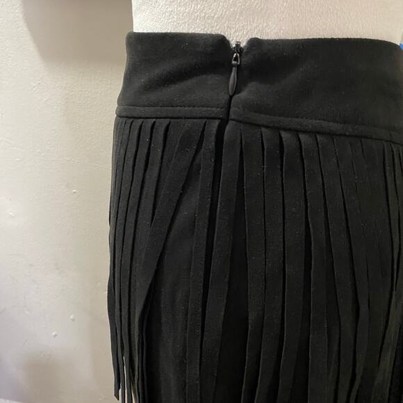 New With Tags JACK Mini Skirt  Size 6 Faux Suede with  Long Fringe - Picture 6 of 9